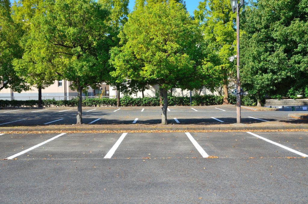 Paving Contractors Share 5 Asphalt Parking Lot Maintenance Tips